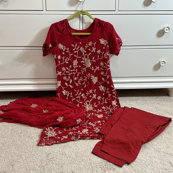 Pakistani 3pcs chiffon suit - Picture 1 of 9